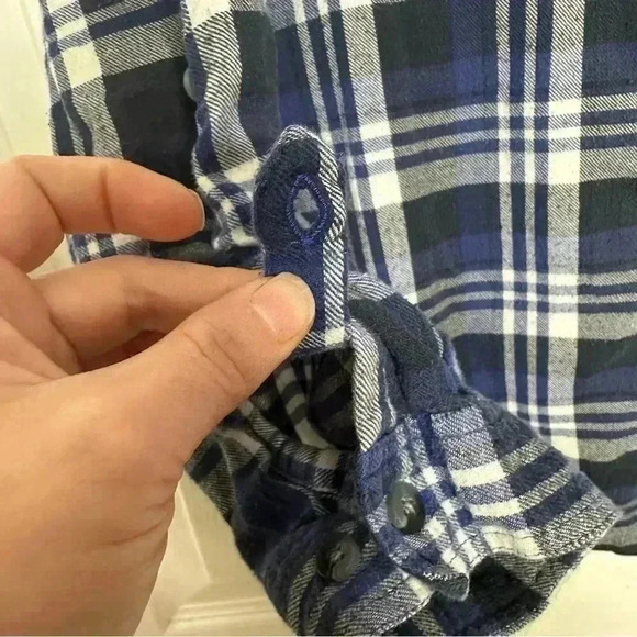 Wind River Button Up Plaid Shirt Front Pockets Blue / White / Black Size XL - Picture 7 of 16